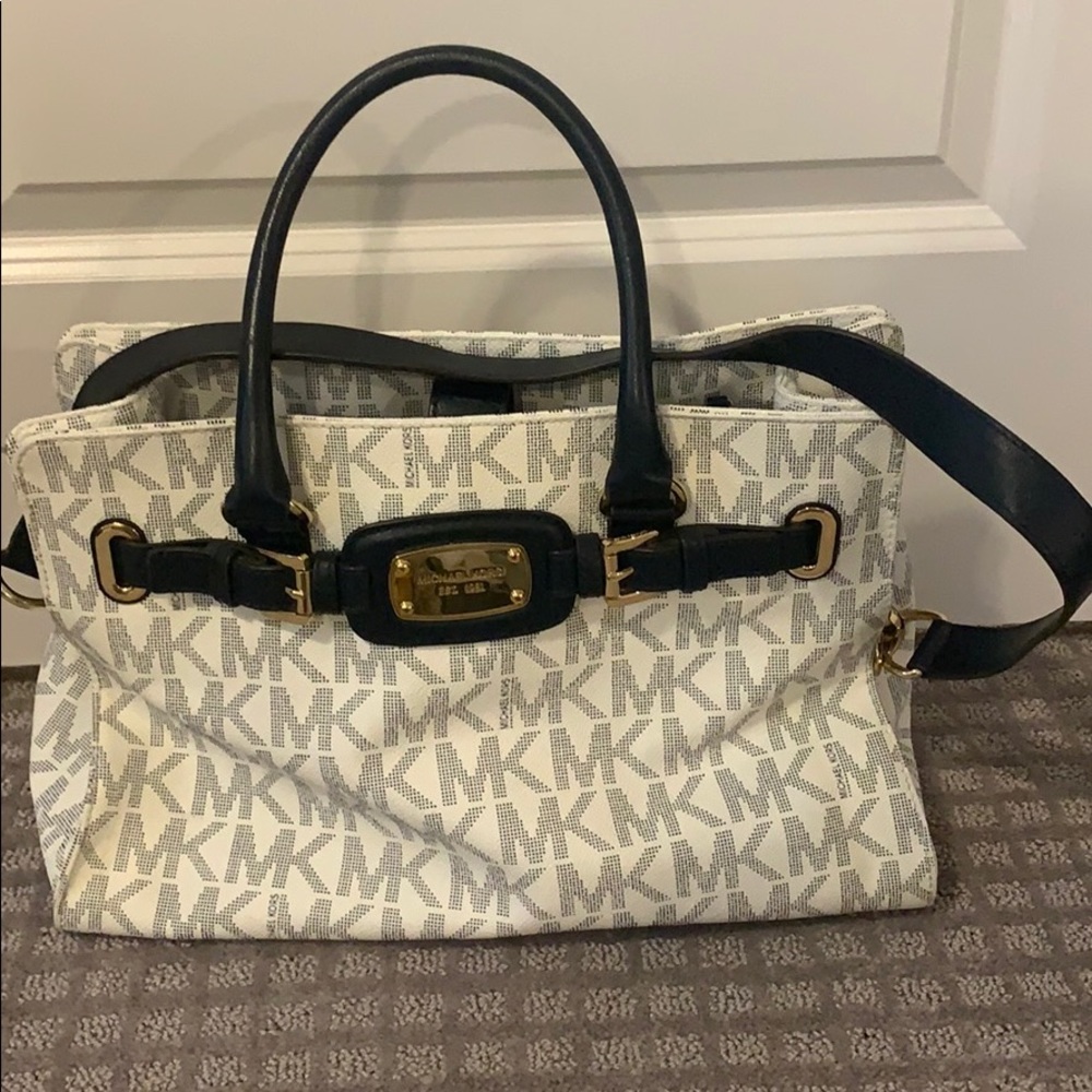 Michael Kors
Hamilton Large Satchel